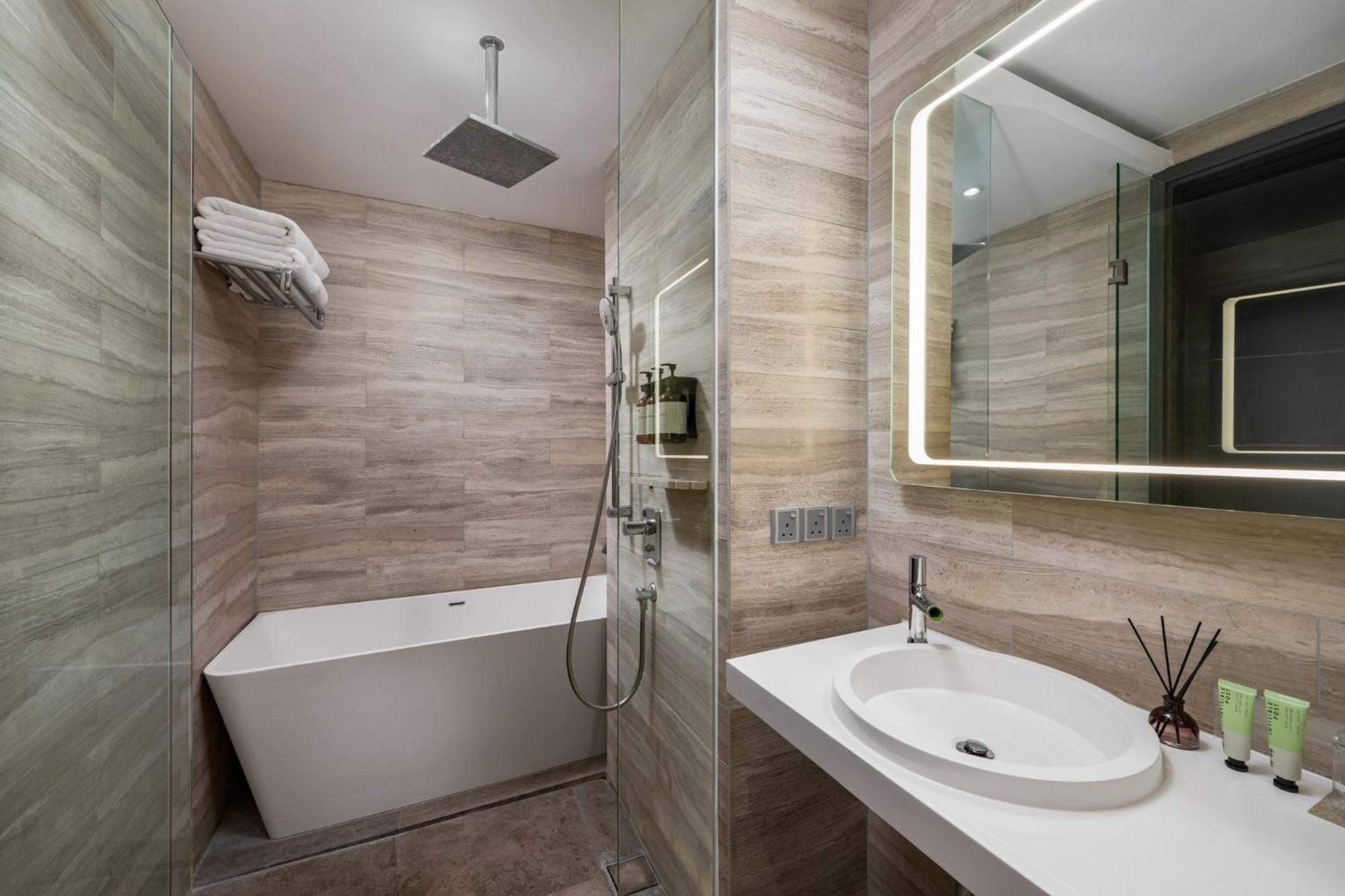 Fraser Place Puteri Harbour Nusajaya  Exterior foto Bathroom