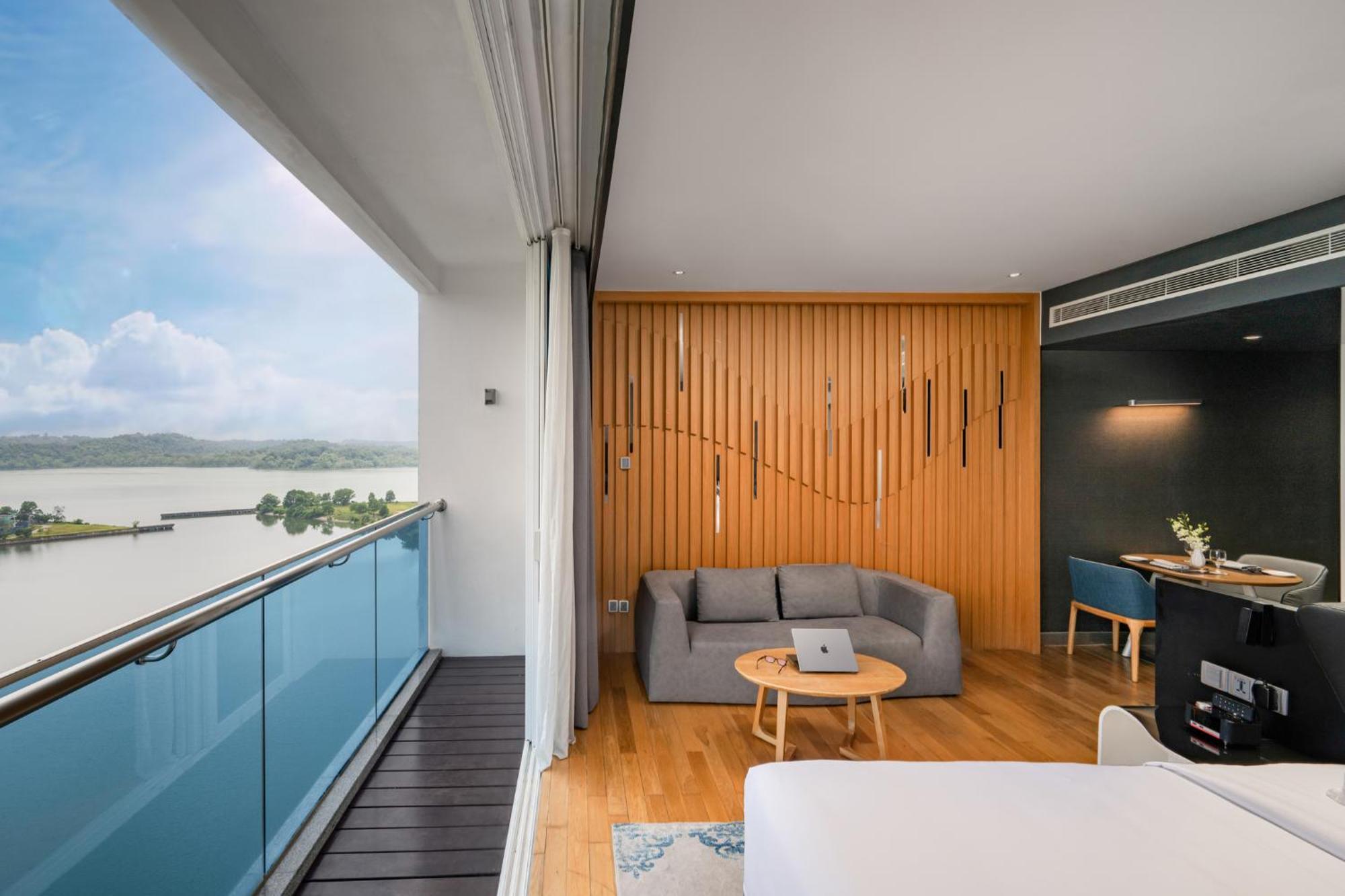 Fraser Place Puteri Harbour Nusajaya  Exterior foto A suite at the hotel